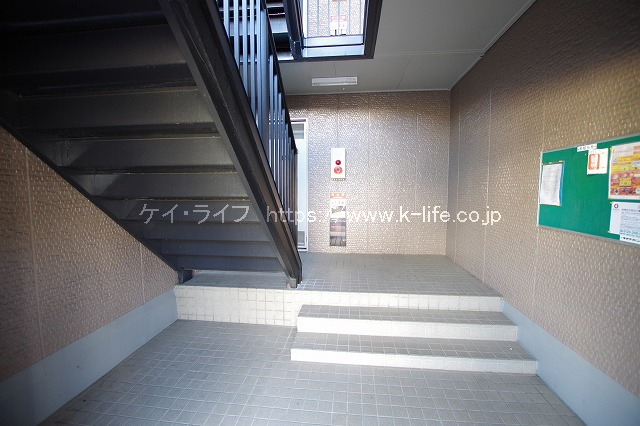 セゾン西橋本 階段