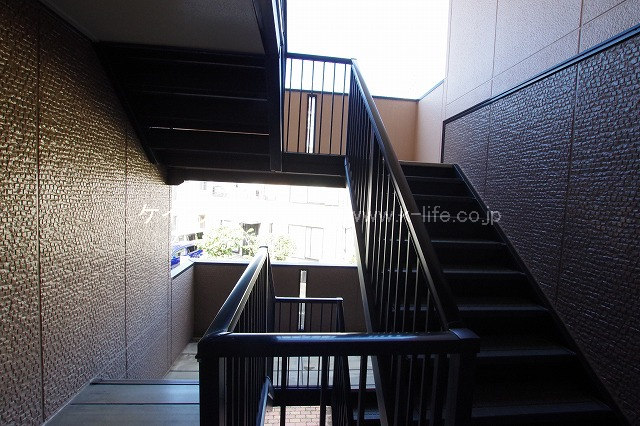 セゾン西橋本 階段