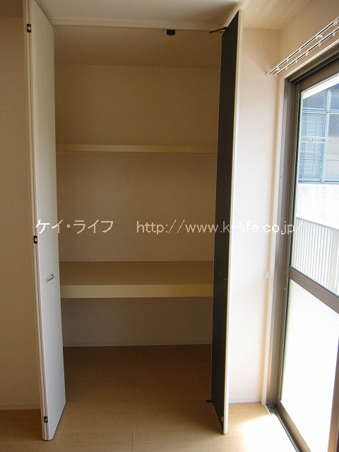 クローゼット(開)