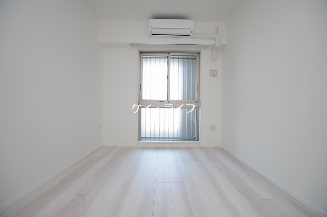 ソルフィエスタ洋室