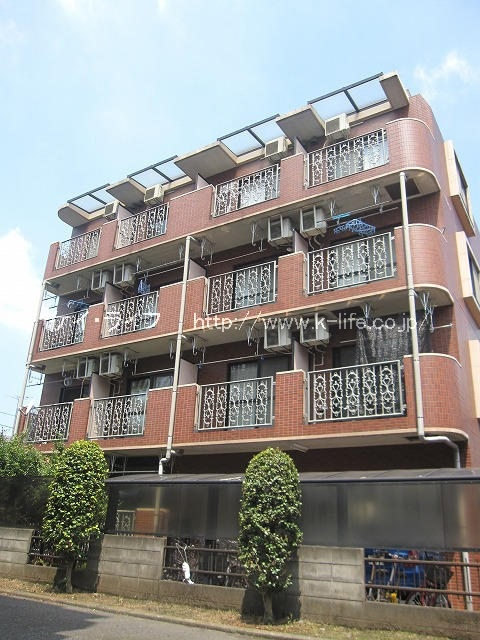 イーアイハイツ